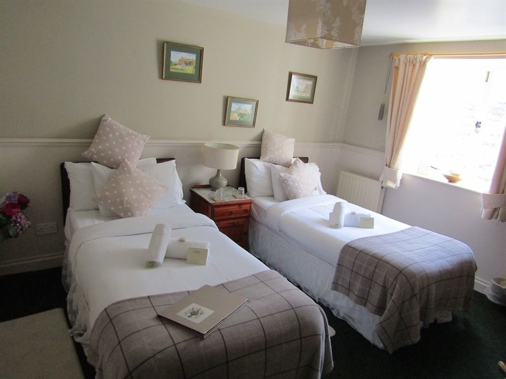 The Kings Arms Inn Montacute Экстерьер фото