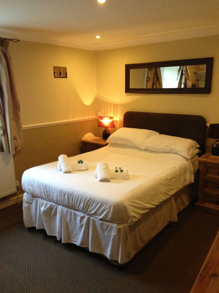 The Kings Arms Inn Montacute Экстерьер фото